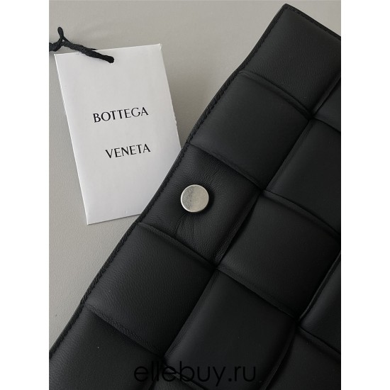 BOTTEGA VENETA Cassette Chain Padded Cassette Black Silver Buckle Medium 26 Size: 26x18x6cm Full Leather