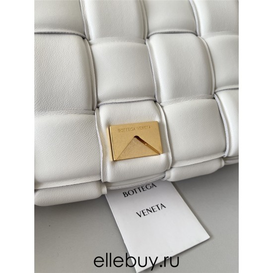 BOTTEGA VENETA Cassette Chain Padded Cassette White Gold Buckle Medium 26 Size: 26x18x6cm Full Leather