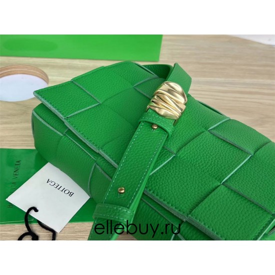 BOTTEGA VENETA Cassette 23 Medium Green with Metal 23x15x5cm Full Leather