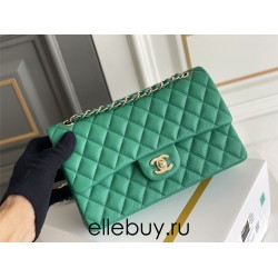 Chanel Classic Flap bag Medium 25 Green with champagne gold hardware, Caviar leather, Hass Factory leather, seamless.