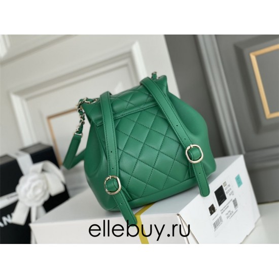 Chanel 22A Duma Backpack Green Champagne Gold Hardware Small Size Lambskin Leather Hass Factory leather 18x18x12cm