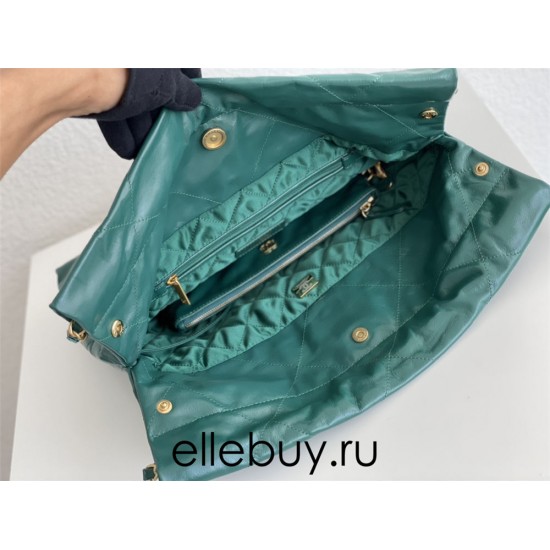 Chanel 22S Chanel 22 Bag Green Small Size 37 Gold Hardware Calfskin Leather Hass Factory leather 35x37x7cm