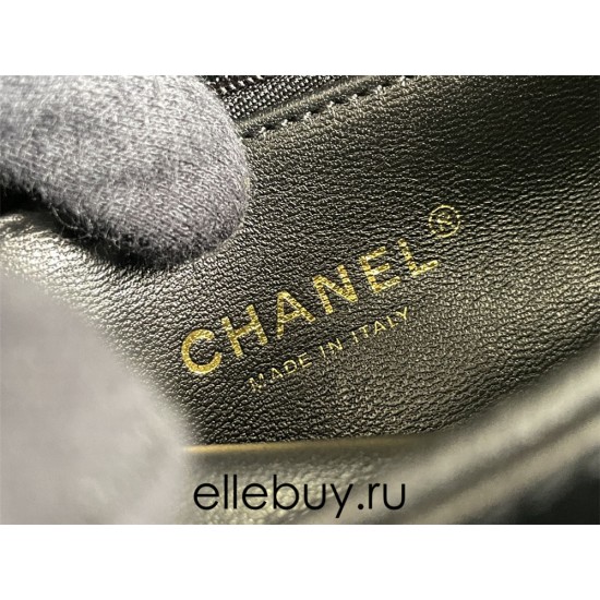 Chanel 23S Trendy CC in medium size 25, black, lambskin, light gold-tone hardware, Hass Factory leather, 17x25x12cm