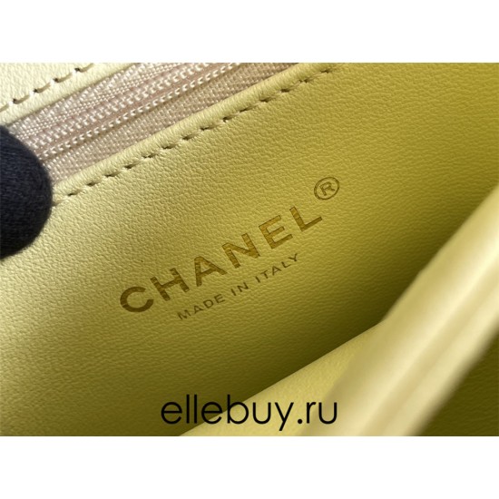 Chanel 23S Trendy CC in medium size 25, light yellow, lambskin, light gold-tone hardware, Hass Factory leather, 17x25x12cm