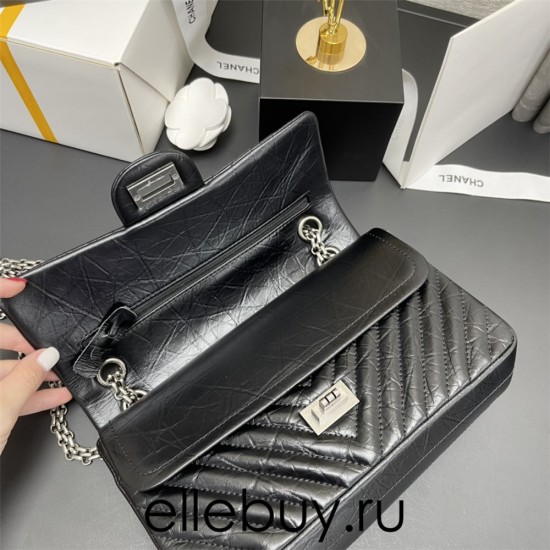 Chanel Classic Flap Bag in 2.55 V-Pattern So Black, Medium 24, Black, Silver Hardware, Lambskin Leather, Padded Leather, Hass Factory Leather, Dimensions: 24cm.