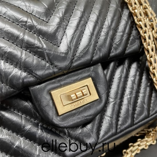 Chanel Classic Flap Bag in 2.55 V-Pattern So Black, Medium 24, Black, Gold Hardware, Lambskin Leather, Padded Leather, Hass Factory Leather, Dimensions: 24cm.