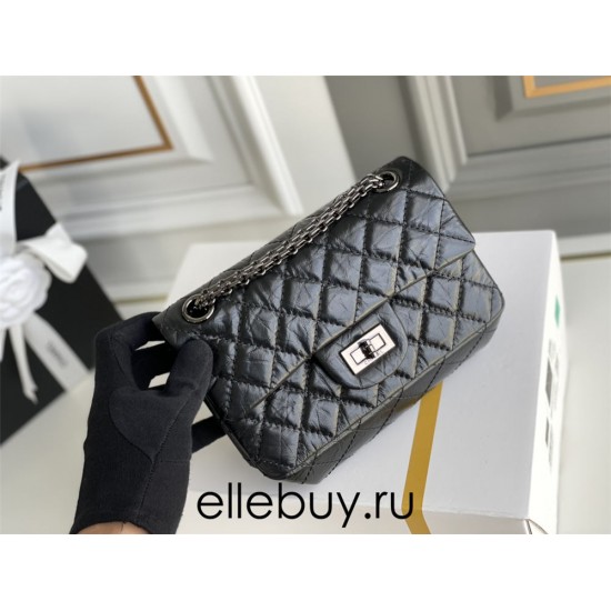 Chanel Classic Flap Bag in 2.55 Diamond Pattern So Black, Small 20, All Black, Lambskin Leather, Padded Leather, Hass Factory Leather, Dimensions: 20x16x6cm.