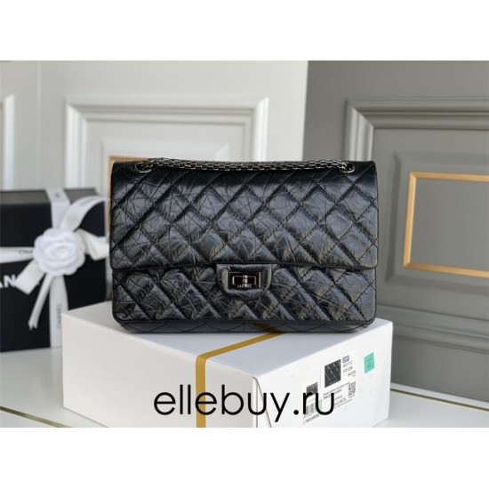 Chanel Classic Flap Bag in 2.55 Diamond Pattern So Black, Large 28, All Black, Lambskin Leather, Padded Leather, Hass Factory Leather, Dimensions: 28x20x8cm.