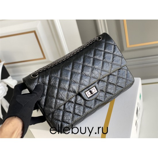 Chanel Classic Flap Bag in 2.55 Diamond Pattern So Black, Large 28, All Black, Lambskin Leather, Padded Leather, Hass Factory Leather, Dimensions: 28x20x8cm.