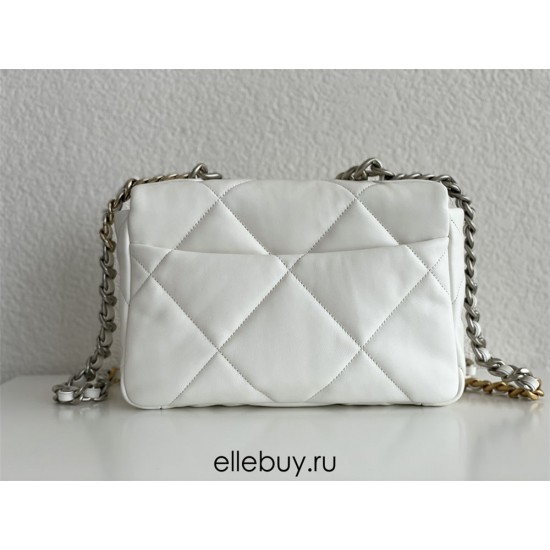 Chanel 19 Bag 22S in White with Silver Hardware, Small 26, Lambskin Leather, Hass Factory Leather, 26x16x9cm.