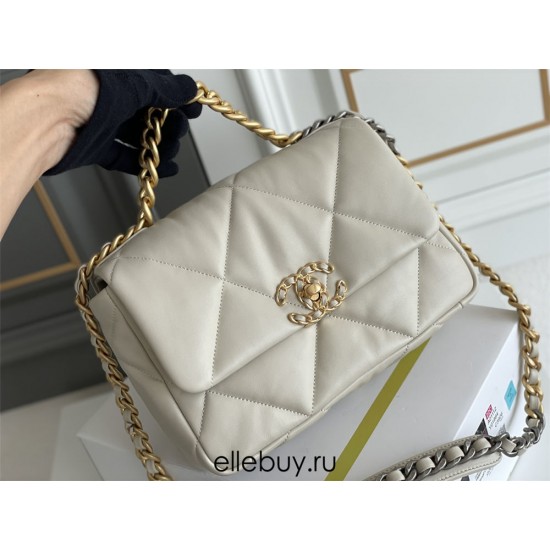 Chanel 19 Bag in Cream with Gold Hardware, Small 26, Lambskin Leather, Hass Factory Leather, 26x16x9cm.