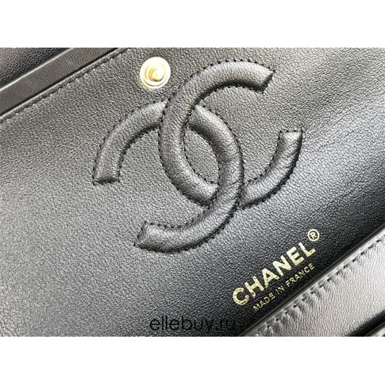 Chanel Classic Flap Bag in Medium 25, Black with Gold Hardware, Lambskin Leather, Hass Factory Leather, 25x16x7cm.