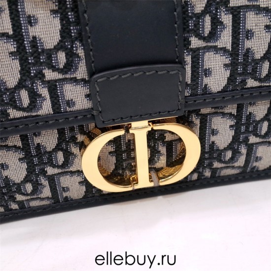 Dior 30 Montaigne East-West Small 21.5 Classic Oblique Leather Patch Removable Chain Shoulder Strap Model: 9011S Size: 21.5 x 12 x 6 cm