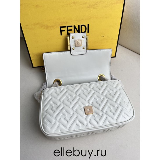 Fendi Baguette Medium 24 Chain White All Leather Gold Buckle 24x14.5x7cm 7001