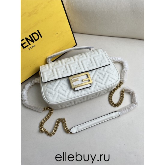 Fendi Baguette Medium 24 Chain White All Leather Gold Buckle 24x14.5x7cm 7001