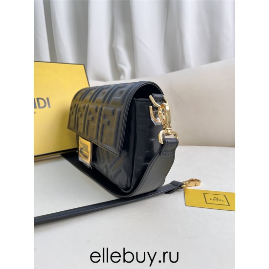 Fendi Baguette Medium 27 Chain Black All Leather Gold Hardware 27x15x6cm 211