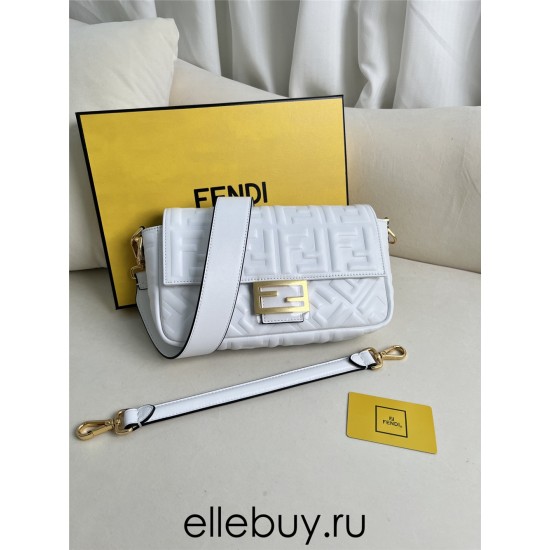 Fendi Baguette Medium 27 Chain White All Leather Gold Hardware 27x15x6cm 211