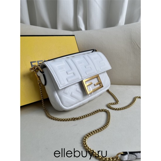 Fendi Baguette Mini 19 Chain White All Leather Gold Buckle 19x11.5x4cm