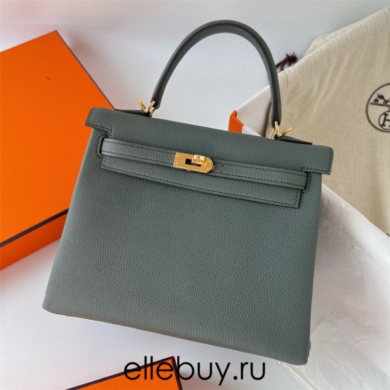 Hermes Hermès Kelly 25cm Togo CC63 Apricot Green Waxed Thread Gold Hardware Hand-Stitched