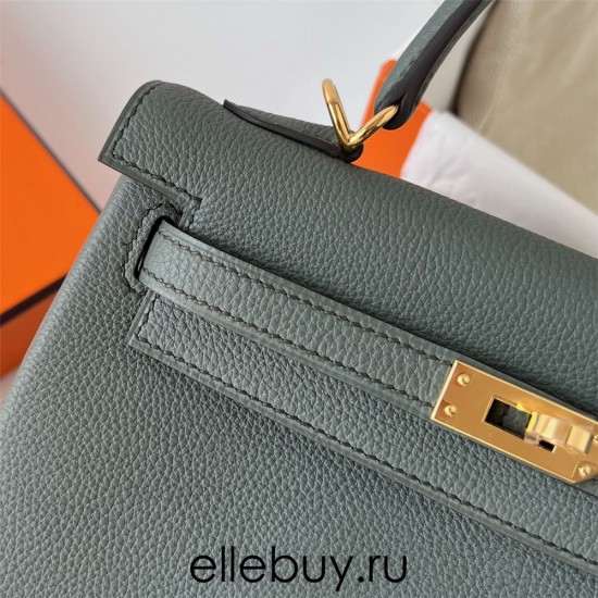 Hermes Hermès Kelly 25cm Togo CC63 Apricot Green Waxed Thread Gold Hardware Hand-Stitched