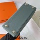 Hermes Hermès Kelly 25cm Togo CC63 Apricot Green Waxed Thread Gold Hardware Hand-Stitched