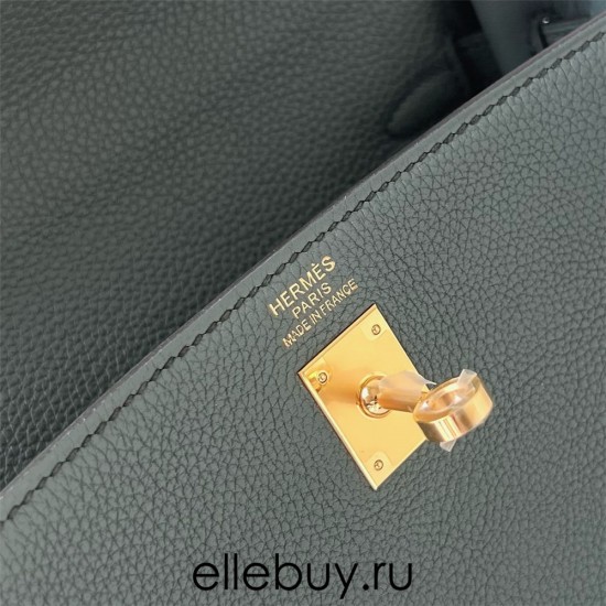 Hermes Hermès Kelly 25cm Togo CC63 Apricot Green Waxed Thread Gold Hardware Hand-Stitched