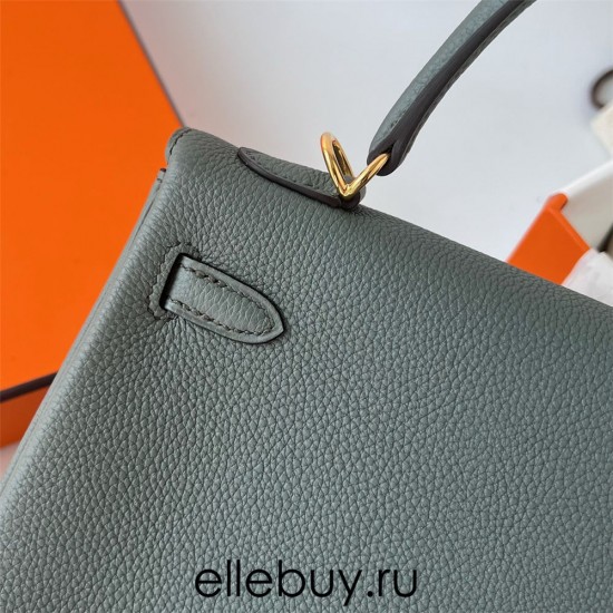 Hermes Hermès Kelly 25cm Togo CC63 Apricot Green Waxed Thread Gold Hardware Hand-Stitched