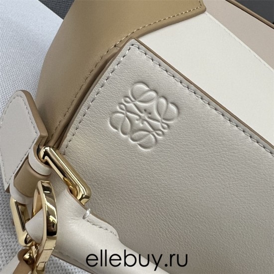 Loewe Puzzle Light Yellow Medium 24 Model: L062324, L10172 Size: 24x10.5x16cm