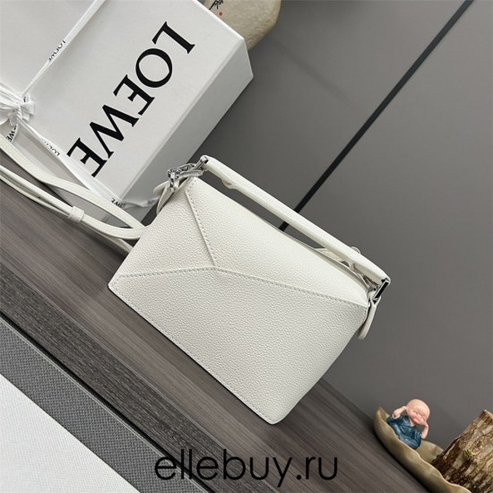 Loewe Puzzle White Small 18 Model: L062312, L10173 Size: 18x12.5x8cm