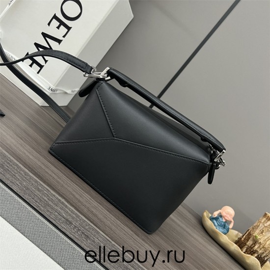 Loewe Puzzle Black Small 18 Model: L062312, L10173 Size: 18x12.5x8cm