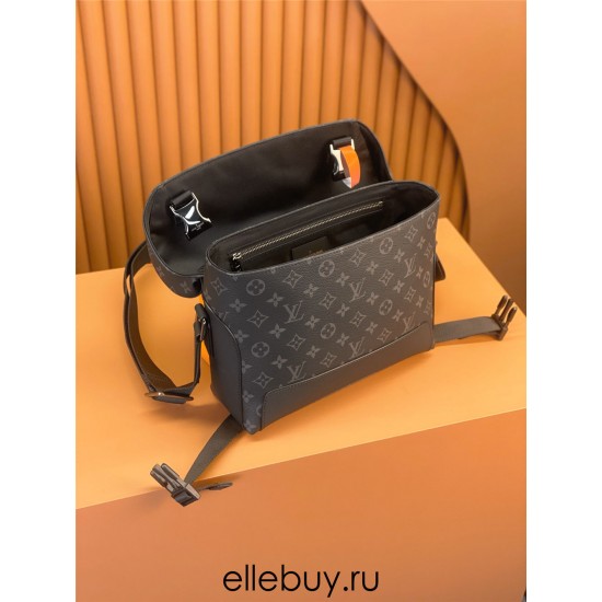 Louis Vuitton Discovery Messenger PM Voyager in Monogram Eclipse Black (M40511): 33.0x22.5x11.0 cm