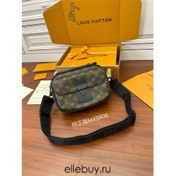 Louis Vuitton M45806 S Lock Messenger Bag: Size - 22x18x8cm