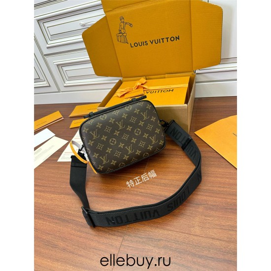 Louis Vuitton M45806 S Lock Messenger Bag: Size - 22x18x8cm