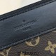 Louis Vuitton POCHETTE VOYAGE SOUPLE Clutch (M82543) Monogram Canvas, Size: 32x21x8cm