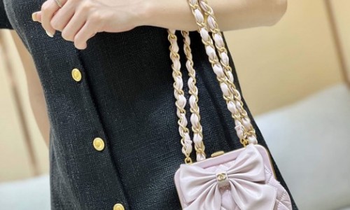 Ellebag super fake Chanel Clutch With Chain AP4028: A Masterpiece of Elegance and Craftsmanship(2024 Dec Updated)