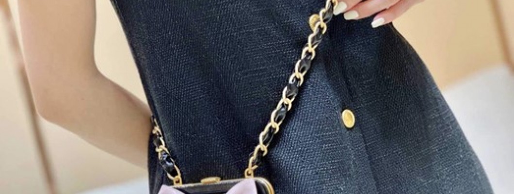 Ellebag super replica Chanel Clutch With Chain (AP4028): A Closer Look at Craftsmanship and Design(2024 Dec Updated)