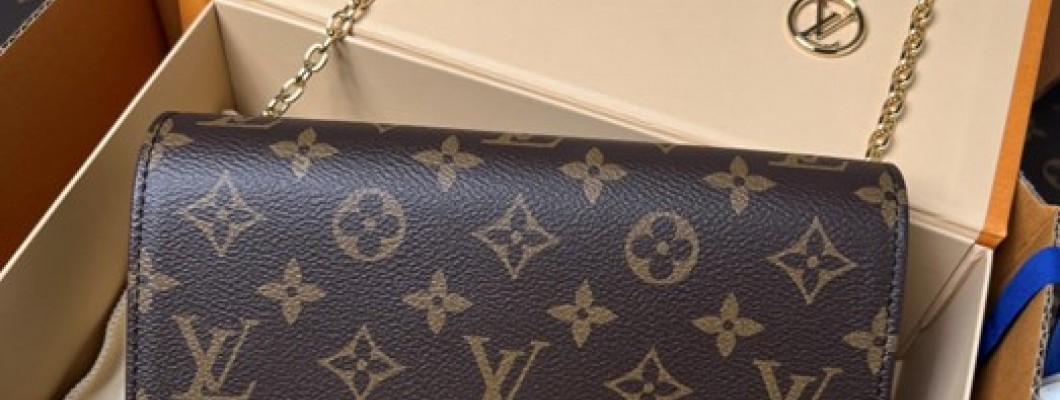 Ellebag's 1:1 Replica of Louis Vuitton M82509 Wallet On Chain Lily: Craftsmanship and Timeless Elegance(2024 Dec Updated)