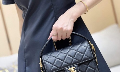 Ellebag top fake Chanel's Flap Bag with Top Handle in Grained Shiny Calfskin(2024 Dec Updated)