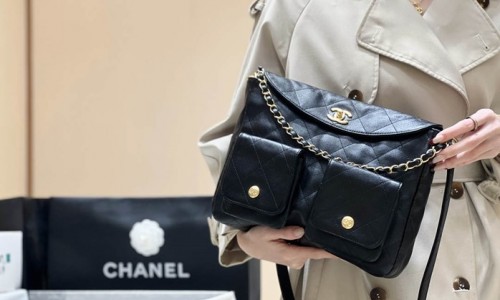 Ellebag's Exquisite Replica of the Chanel 24P Hobo Bag: A 30cm Black Masterpiece with Aged Hardware(2024 Dec Updated)