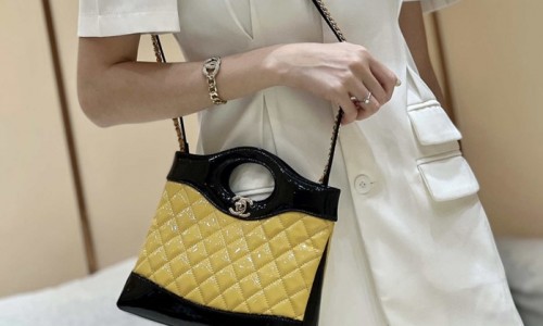 Ellebag's Masterful Recreation of the Chanel 31 Mini Shopping Bag (AS4133) in Yellow and Black Lambskin(2025 Jan Updated)