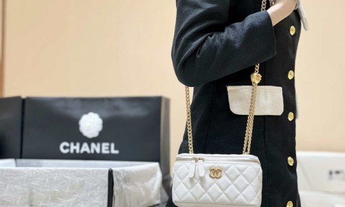 Ellebag's Masterful Recreation of the Chanel AP3204 White Caviar Leather Vanity Case(2025 Jan Updated)