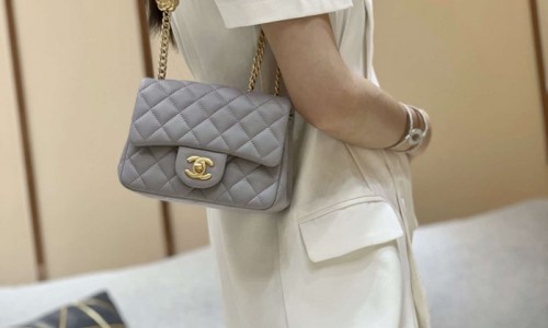 Ellebag's Masterful Recreation of the Chanel 23S 4040 Blue Lambskin Flap Bag with Gold Hardware(2024 Dec Updated)