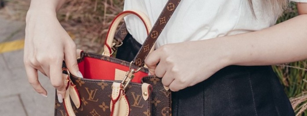 Ellebag's 1:1 Replica of Louis Vuitton SACPLAT BB Piano Bag M43986: A Masterpiece of Craftsmanship(2024 Dec Updated)