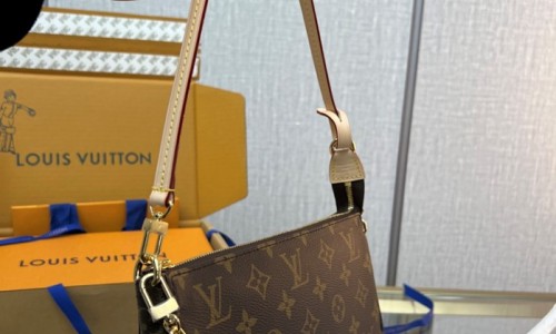 Ellebag's 1:1 Replica of Louis Vuitton M82766 Pochette Accessoires Handbag(2024 Dec Updated)