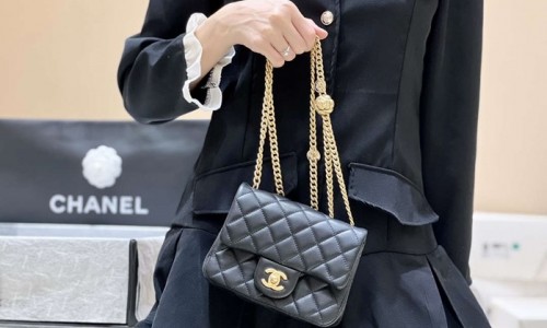 Ellebag's Masterful Recreation of the Chanel 23S 4040 Black Lambskin Flap Bag with Camellia Clasp(2024 Dec Updated)