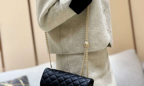 Ellebag's Masterful Recreation of the Chanel 23S 4041 Black Lambskin Flap Bag with Camellia Clasp(2024 Dec Updated)