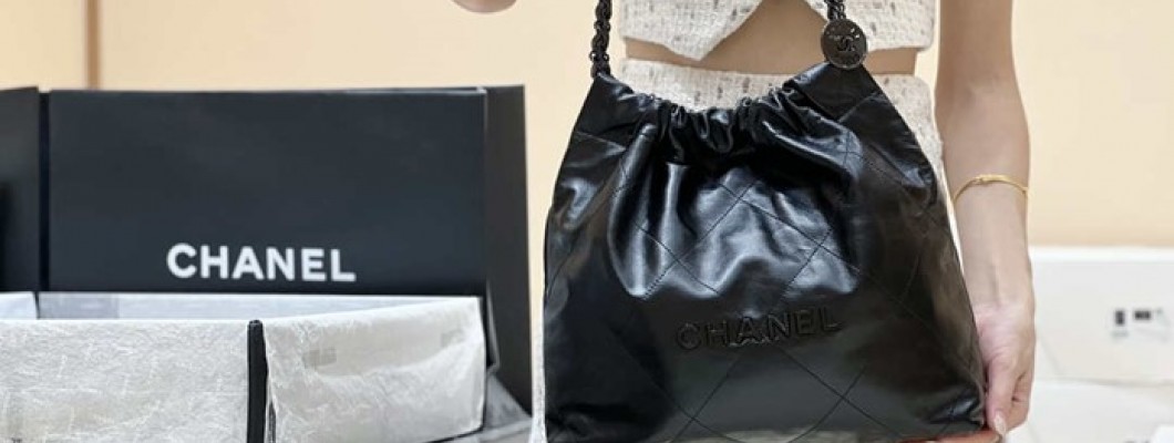 Ellebag's Exquisite Replica: The All-Black Chanel 22 Handbag AS3260(2024 Dec Updated)