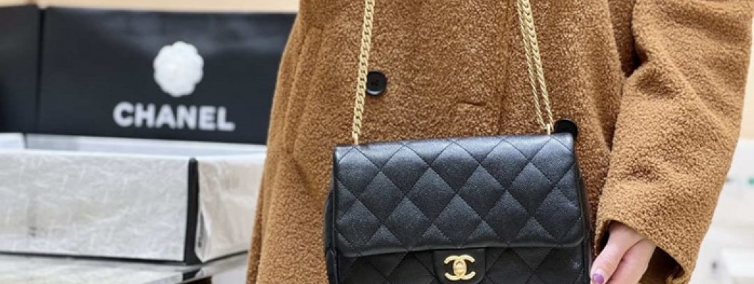 Ellebag's Exquisite Replica: The Black Caviar Leather Chanel 23P AS3921 with Heart Clasp(2024 Dec Updated)