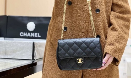 Ellebag's Exquisite Replica: The Black Caviar Leather Chanel 23P AS3921 with Heart Clasp(2024 Dec Updated)