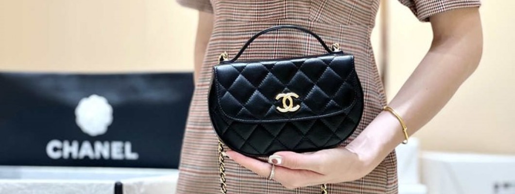 Ellebag's Exquisite Replica: The Black Lambskin Chanel 23A AP3367 with Gold Hardware(2024 Dec Updated)